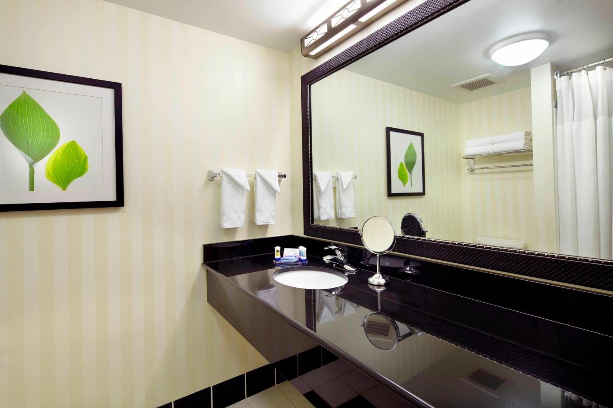 Fairfield Inn & Suites Pittsburgh Neville Island Robinson Township Exterior foto